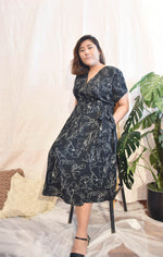 Load image into Gallery viewer, Plus Size Wrap Maxi Dress Black
