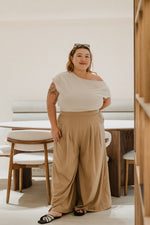 Load image into Gallery viewer, Aria Pleated Wide Leg Pants

