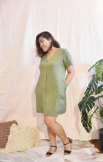 Load image into Gallery viewer, Plus Size Shift Dress
